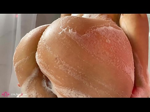 ❤️ Brunette onanerar fittan med vibrator till intensiv orgasm i duschen ☑ Pornvideo at us ❤