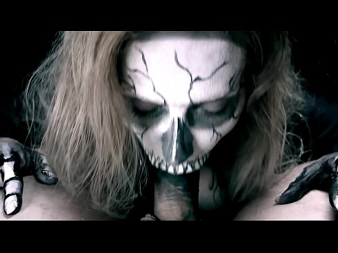 ❤️ Demonflicka suger kuk med sin svarta mun och sväljer sperma. ☑ Pornvideo at us ❤