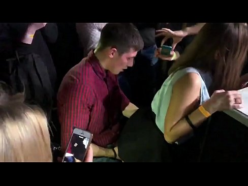 ❤️ Äkta sex på en rysk nattklubb. 18-årig rysk tjej i anus och vagina knullad på en nattklubb. ☑ Pornvideo at us ❤
